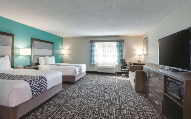 photo 3 of La Quinta Inn & Suites by Wyndham Batavia