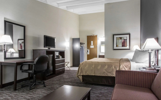 photo 5 of Quality Inn & Suites Danbury near University