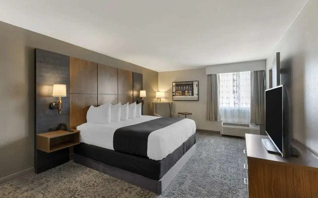 photo 4 of Quality Inn & Suites Historic St. Charles