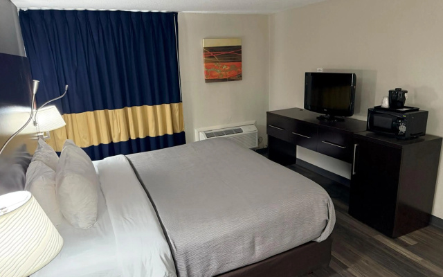 photo 3 of Quality Inn and Suites Livonia