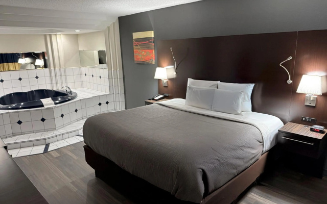 photo 4 of Quality Inn and Suites Livonia