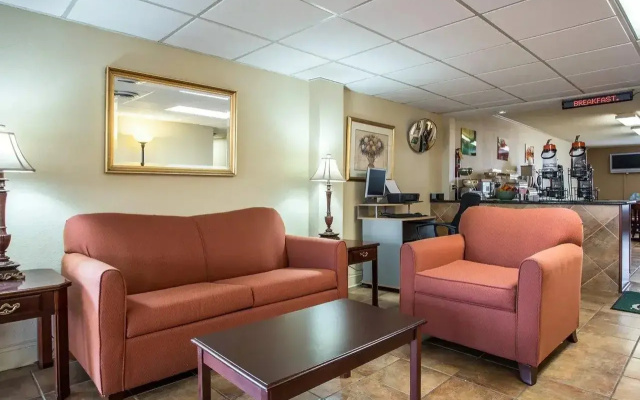 photo 2 of Quality Inn & Suites Monroe