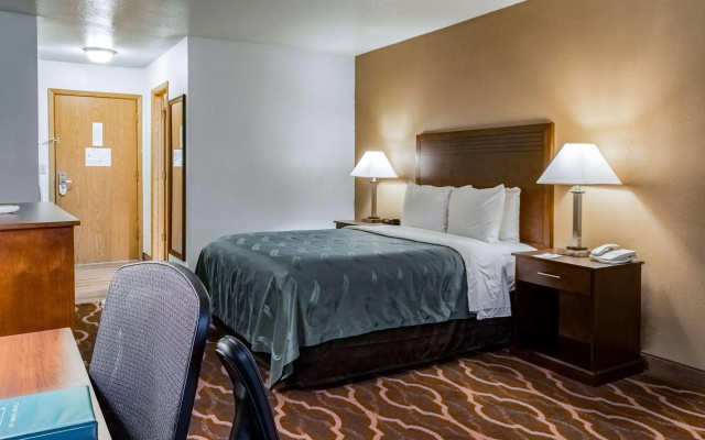 photo 5 of Quality Inn & Suites Vancouver North