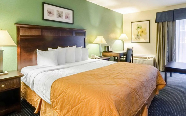 photo 3 of Rodeway Inn & Suites Williamsburg Central