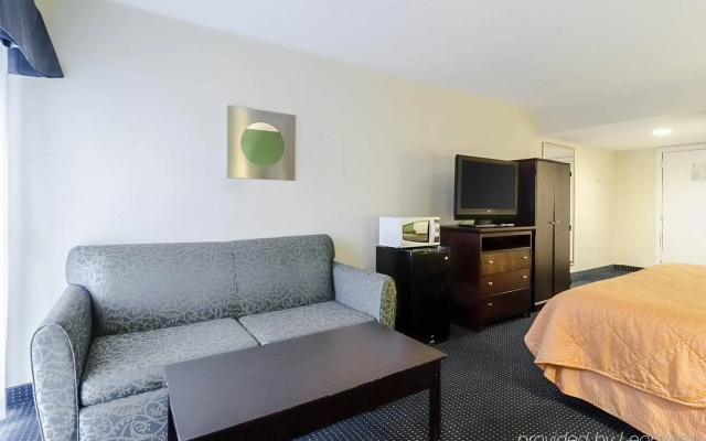 photo 4 of Rodeway Inn & Suites Williamsburg Central