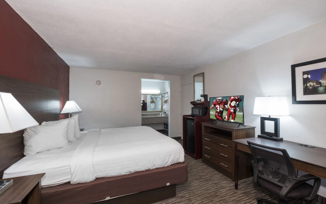 photo 4 of Horizon Inn & Suites