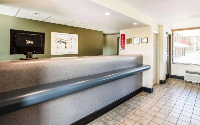 photo 2 of Quality Inn Asheville Airport
