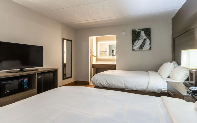 photo 3 of Quality Inn Asheville Airport