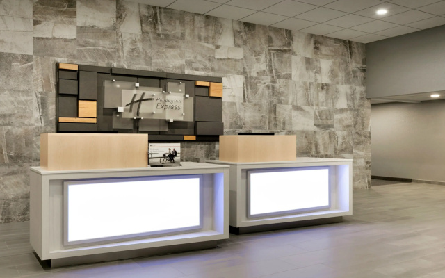 photo 5 of Holiday Inn Express Williamsbrg Busch Gardens Area by IHG