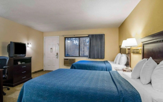 photo 2 of Quality Inn at Quechee Gorge Quechee