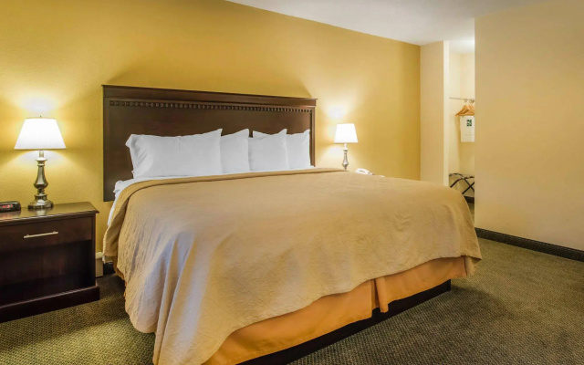 photo 3 of Quality Inn at Quechee Gorge Quechee
