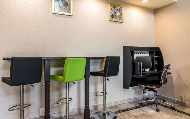 photo 3 of Quality Inn University Area