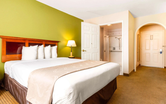 photo 3 of Auburn House Hotel