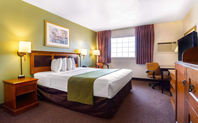 photo 4 of Auburn House Hotel