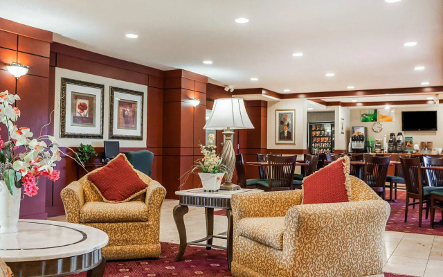 photo 2 of Quality Inn Milwaukee/Brookfield