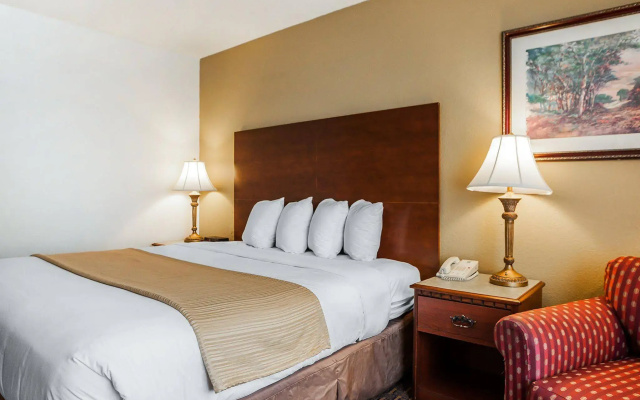 photo 5 of Quality Inn Milwaukee/Brookfield