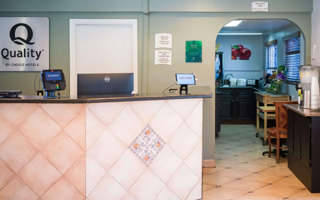 photo 2 of Quality Inn Burbank Airport