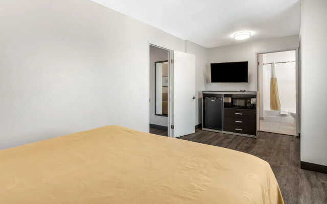 photo 4 of Quality Inn Burbank Airport
