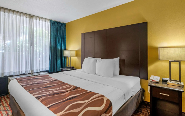 photo 4 of Rodeway Inn Central Clearwater Beach