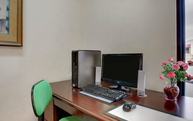 photo 4 of Quality Inn & Suites Clinton - Jackson West