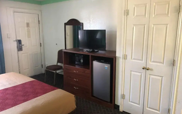 photo 3 of Americas Best Value Inn Denver