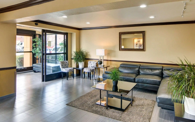 photo 3 of Quality Inn DFW Airport North