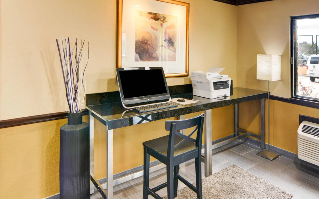 photo 4 of Quality Inn DFW Airport North