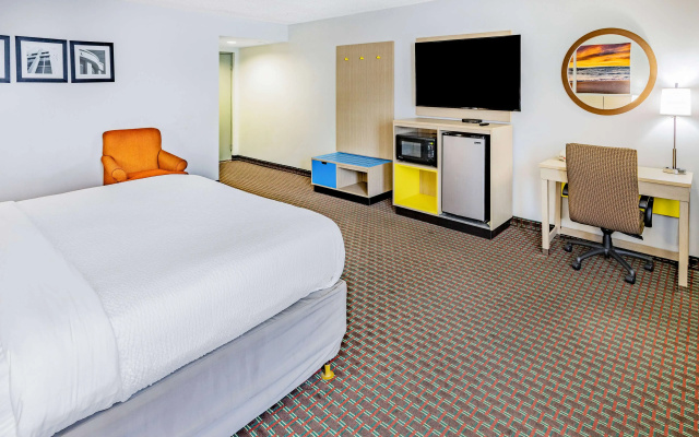 photo 5 of Days Inn by Wyndham Hartsfield Jackson Atlanta Airport West