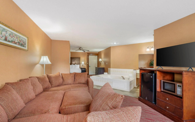 photo 3 of Quality Inn Eureka Springs South
