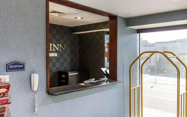 photo 2 of Quality Inn Floral Park