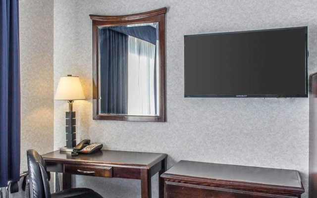 photo 3 of Quality Inn Floral Park
