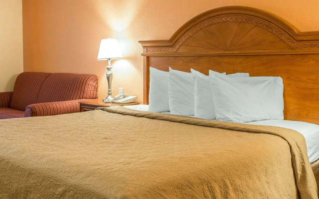 photo 4 of Quality Inn Gaylord