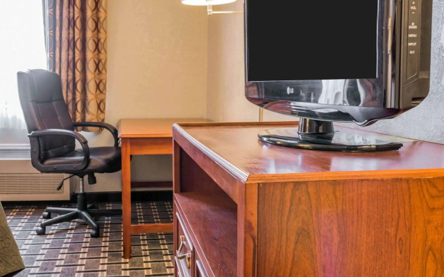 photo 3 of Quality Inn Grand Rapids North