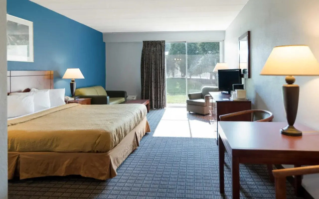 photo 4 of Quality Inn Greenfield