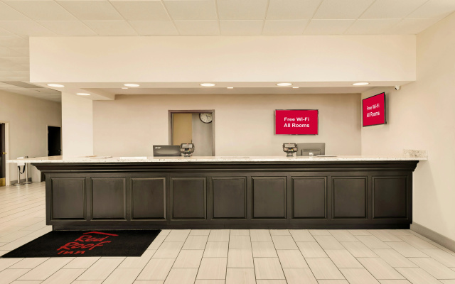 photo 2 of Red Roof Inn Gulfport - Biloxi Airport