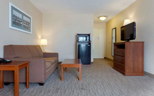 photo 3 of Quality Inn Harrison North