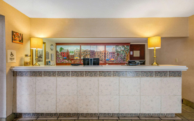 photo 2 of Quality Inn Savannah Historic District