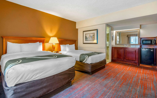 photo 3 of Quality Inn Savannah Historic District