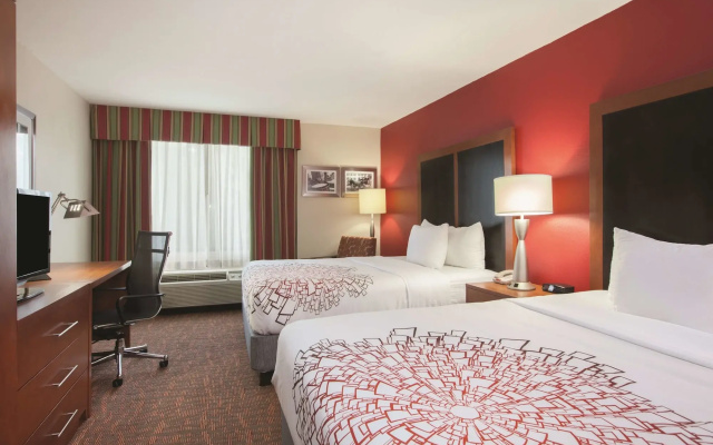 photo 5 of La Quinta Inn & Suites by Wyndham Williamsburg Historic Area