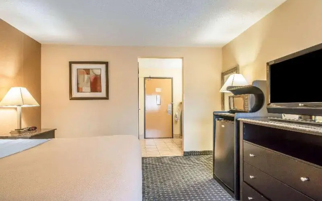 photo 4 of Quality Inn Hoffman Estates - Schaumburg