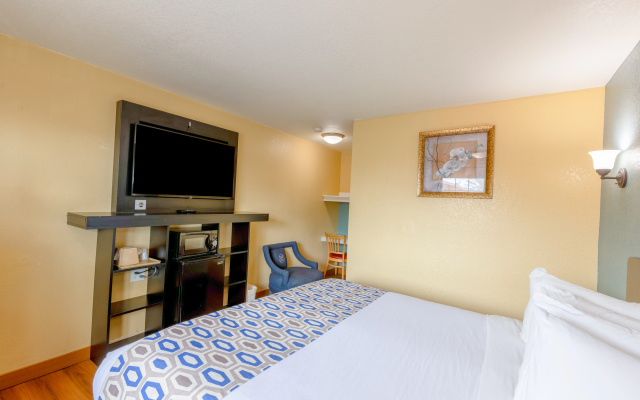 photo 4 of Hotel Avenida - Oceanside Camp Pendleton