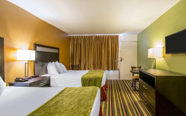 photo 2 of Quality Inn Davenport - Maingate South