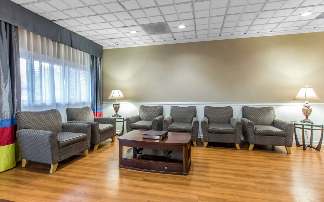 photo 3 of Quality Inn Savannah Midtown