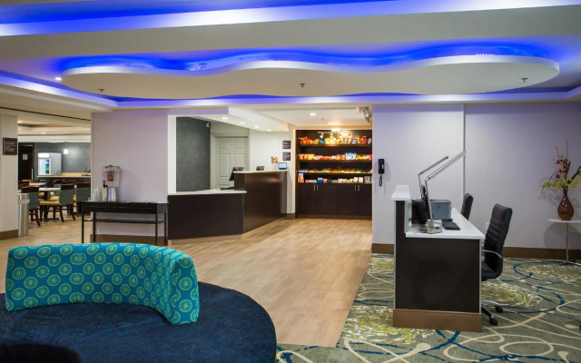 photo 2 of Spark by Hilton Milford Boston