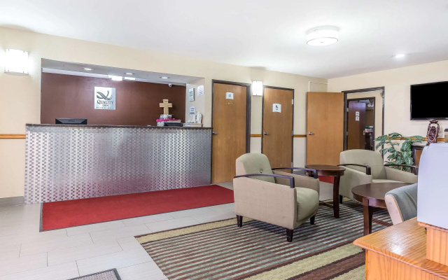 photo 2 of Quality Inn Mount Vernon, IL