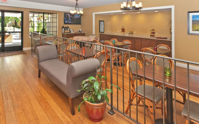photo 2 of Napa Winery Inn