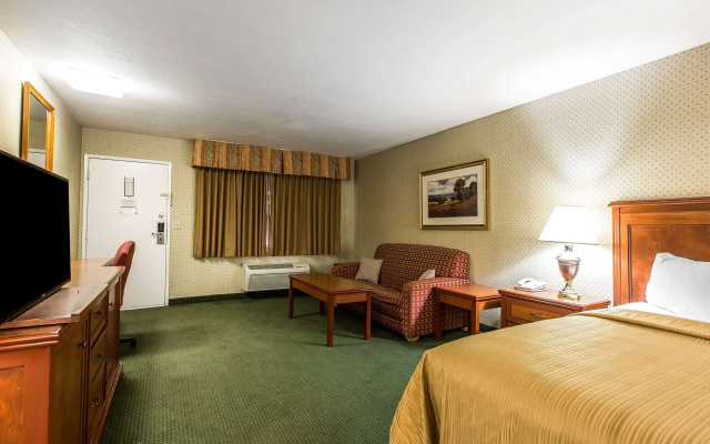 photo 3 of Quality Inn Near China Lake Naval Station