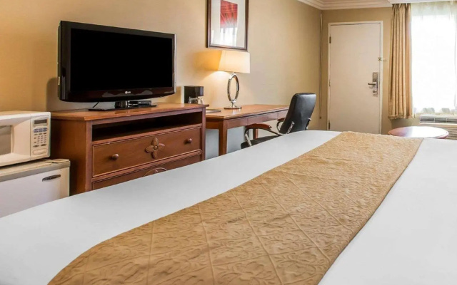 photo 2 of Quality Inn Near Long Beach Airport
