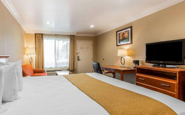 photo 4 of Quality Inn Long Beach - Signal Hill