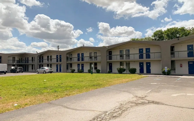 photo 4 of Quality Inn Northwest Lexington, KY